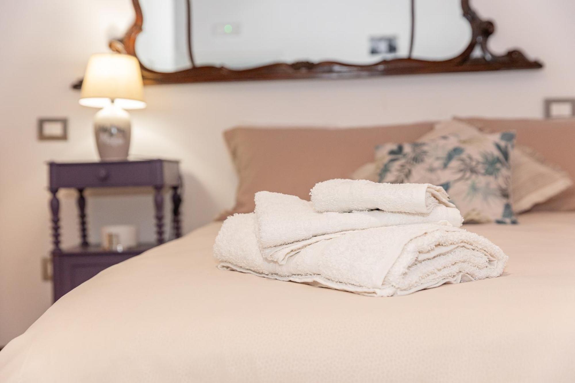 Apartmán Centro Storico Redmood House A 5 Min Dal Mare, Wi-Fi, A/C E Netflix Barletta Exteriér fotografie